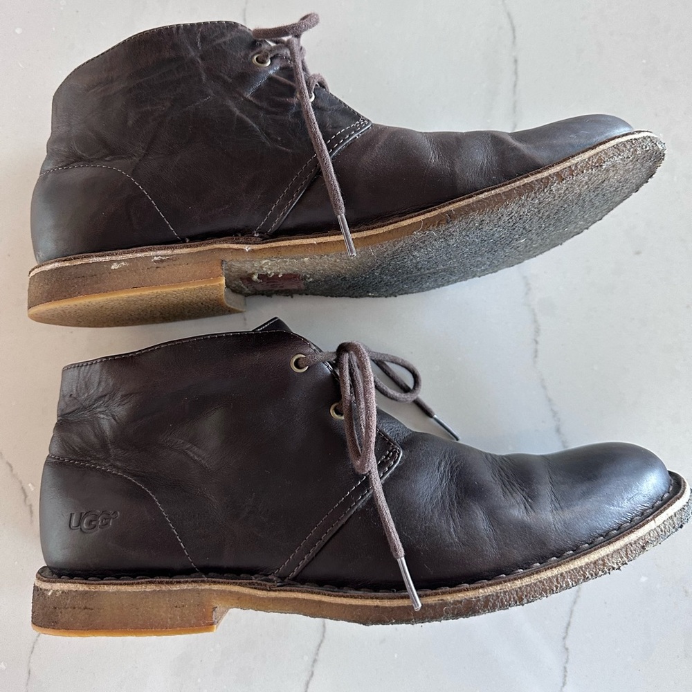 UGG Leighton Chukka Boots 3275 Shearling Insole Dark Chocolate Brown Mens 12 US - Picture 3 of 16